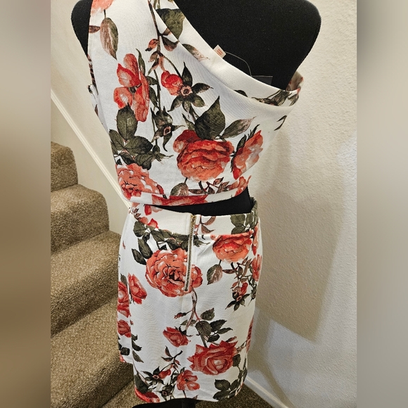 GBG Los Angeles Floral Skirt Set - Picture 5 of 6